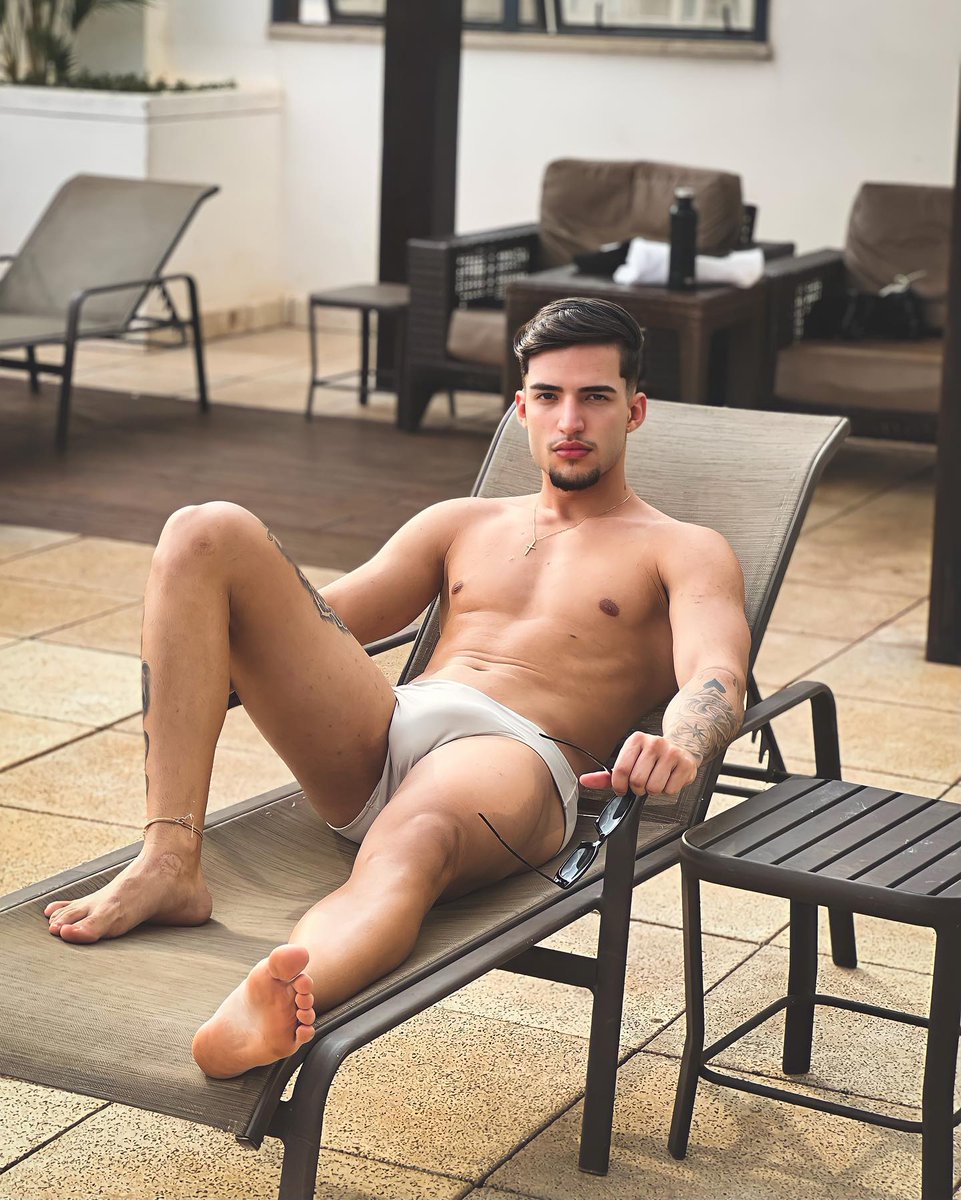 malef00tlovers's tweet photo. Um sonho lamber estas solas.

----------MFL 👣-------------
Follow ig: malef00tlovers 
Follow tt: @malef00tlovers 
.
credits: 
Ig: ryansilveira_
Tt: @ryansilveira_
.
#mensfeetworship #mensfeet #mensfootfetish #mensfeetfetish #ticklemalefeet #feet https://t.co/9PPNp4nzYs