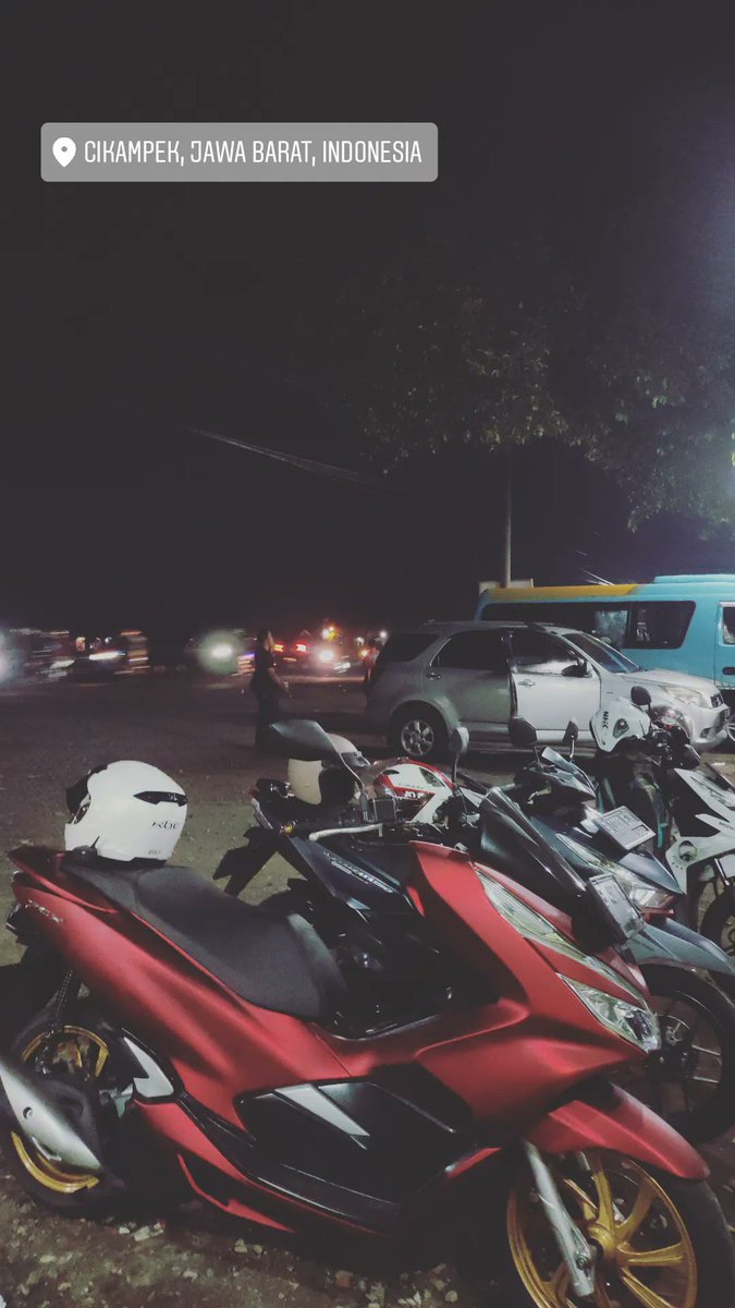 dwksptrA's tweet photo. Dalam keramaian Jalan Raya dia menyembunyikan ketenangan bagi beberapa orang✨ https://t.co/PdO4hMhWfw