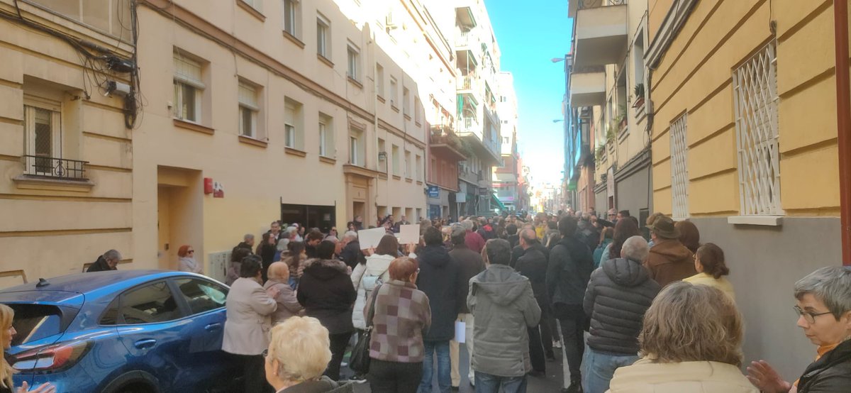 No en mi barrio (@noenunbarrio) on Twitter photo Hoy la calle la hemos tomado los vecinos, no motos y riders, para protestar contra las #cocinasfantasmas. El <a href="/MADRID/">Ayuntamiento Madrid</a> tiene que dejar de ponerse del lado de los empresarios y defender a los vecinos sacando la actividad industrial d zonas industriales. Seguimos, esto es un paso mas Hoy la calle la hemos tomado los vecinos, no motos y riders, para protestar contra las #cocinasfantasmas. El <a href="/MADRID/">Ayuntamiento Madrid</a> tiene que dejar de ponerse del lado de los empresarios y defender a los vecinos sacando la actividad industrial d zonas industriales. Seguimos, esto es un paso mas