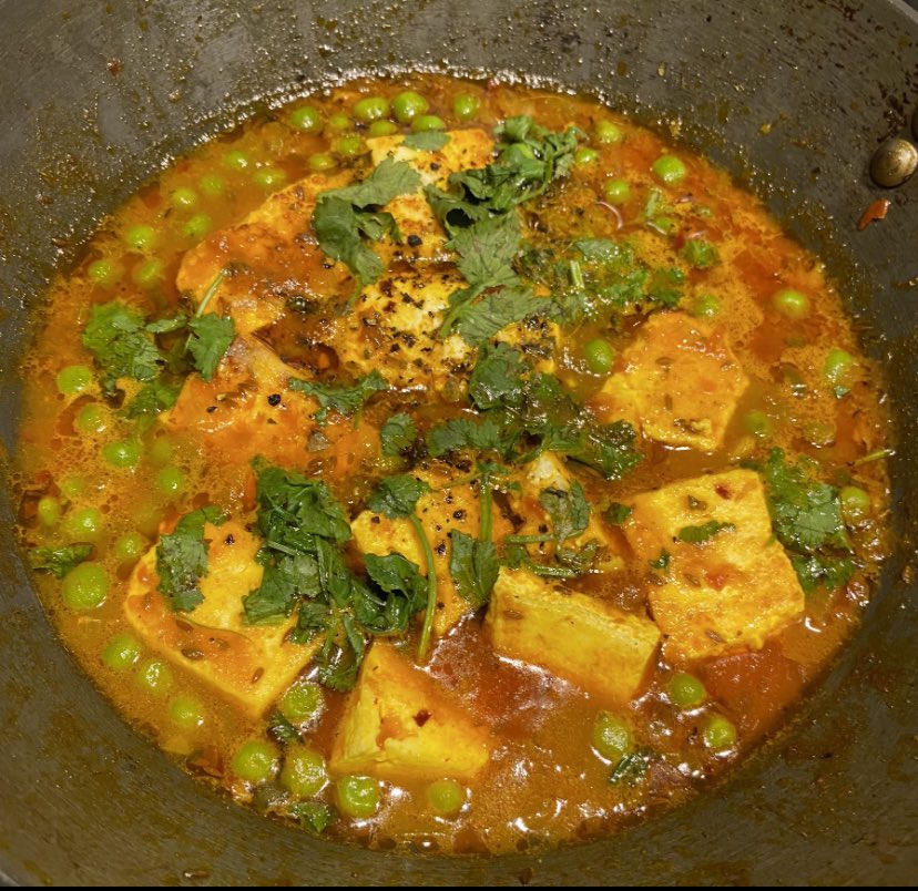 #sunday meal of #matarpaneer #peas and paneer in a spicy, nourishing #curry , with dal and roti Simple yet luxurious #weekend #comfortFood ❤️