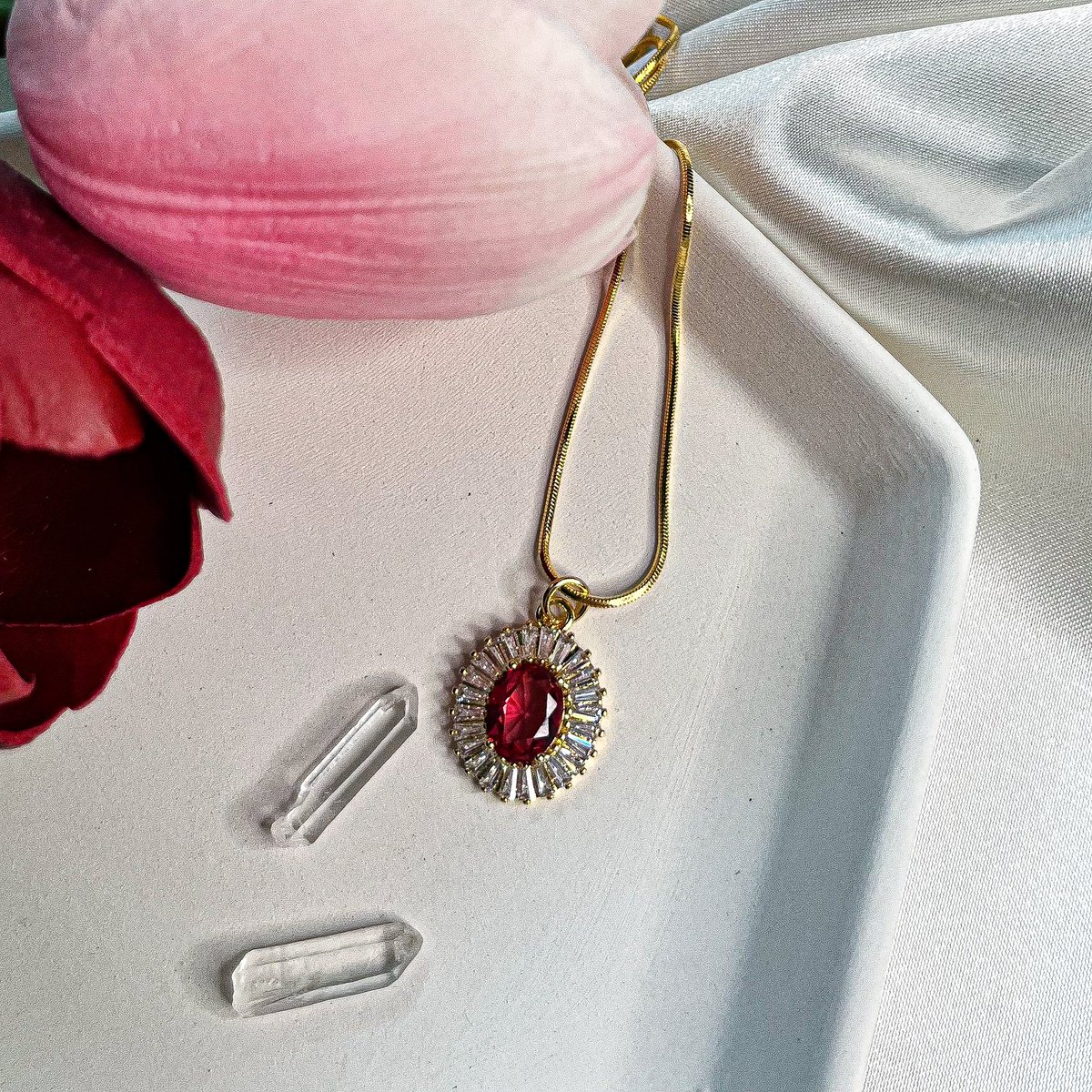 Zoë🌻 Embroidery Artist 🌿 on Twitter "RT aura_gaia the st. valentine