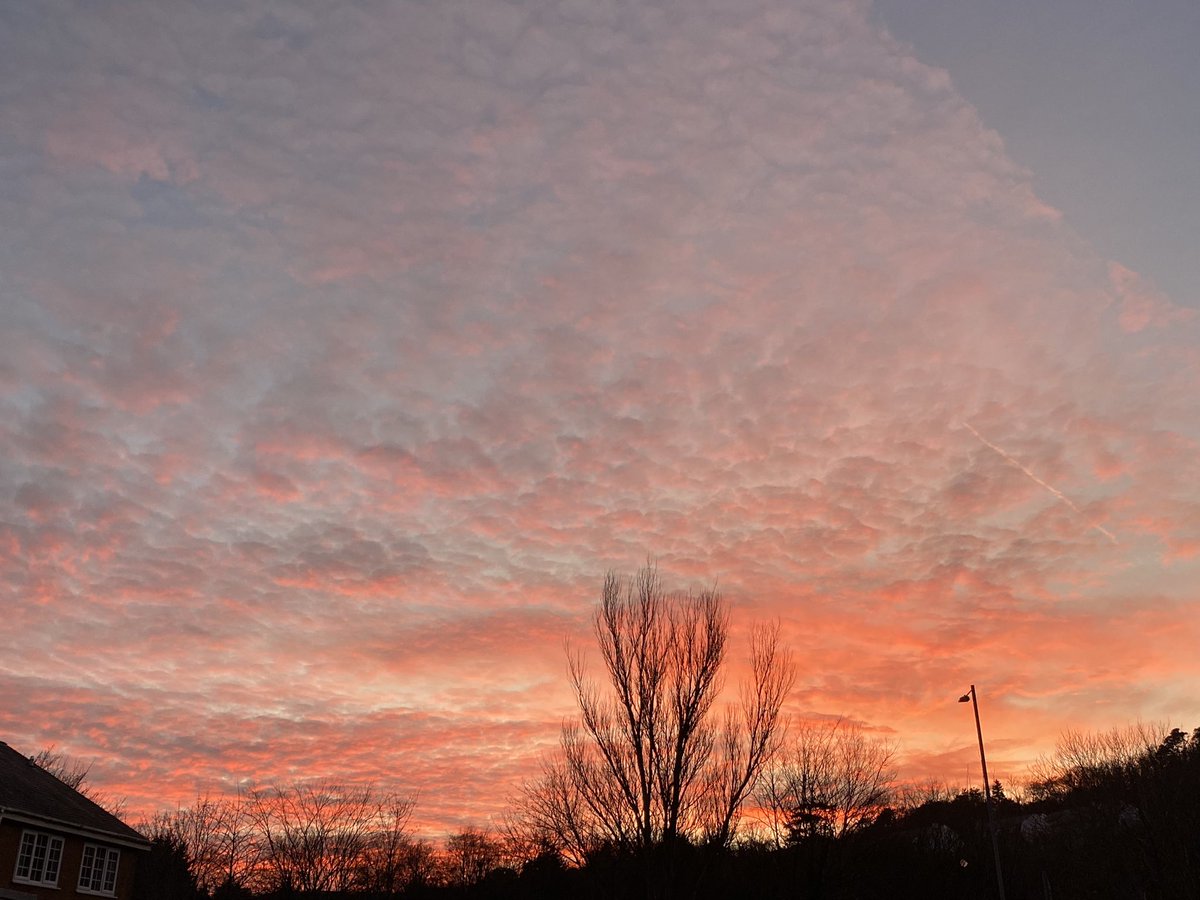 gp4270's tweet photo. Bangor sunset https://t.co/Ayn0X0DCN2