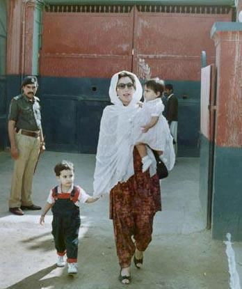 A word for this two-times-PM-mother carrying her little children to see their incarcerated father. No tears visible but who can see scars on soul.
#prisonreforms