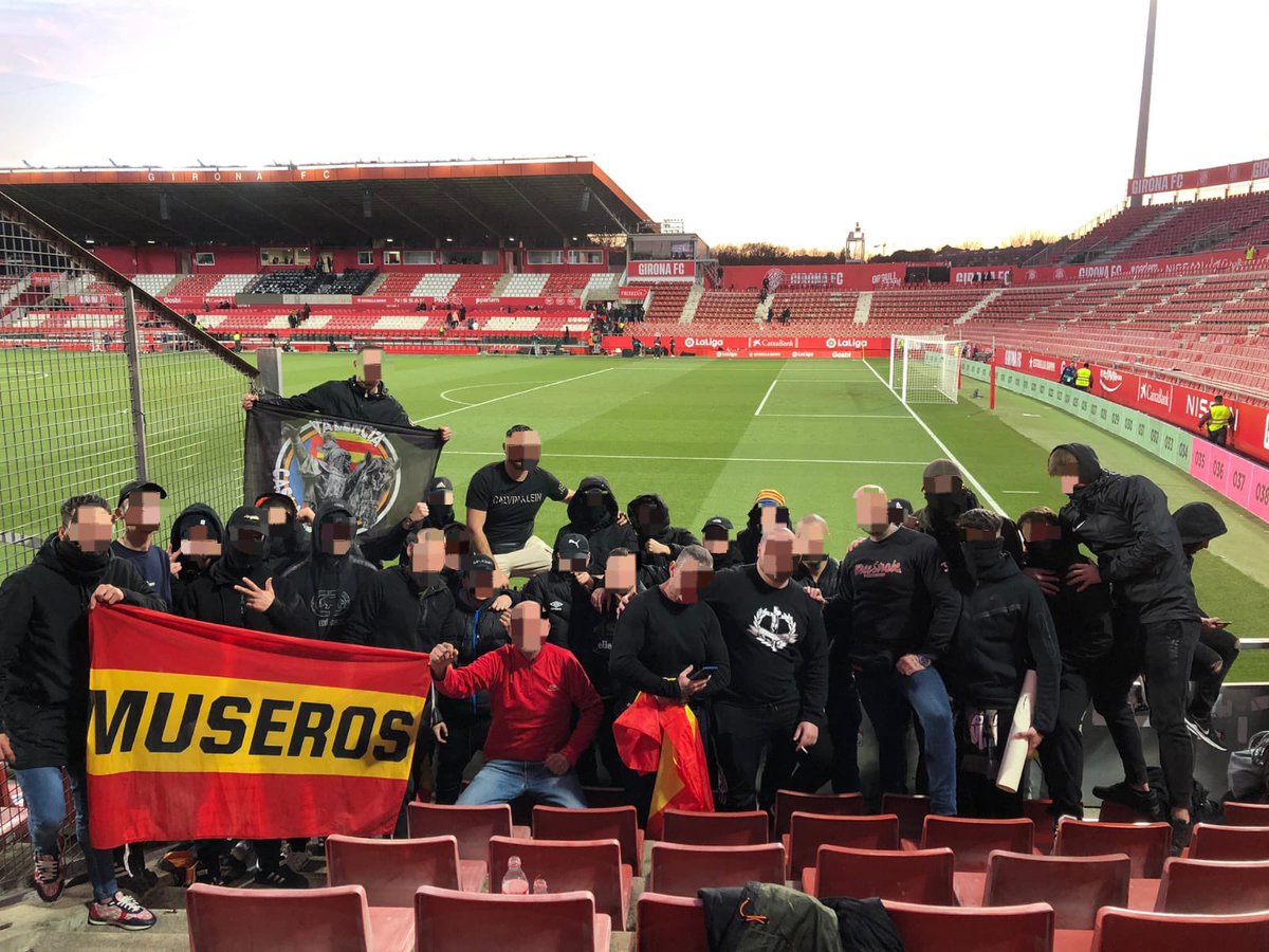 Since83vcf's tweet photo. HONOR A LOS DESPLAZADOS!
Per Sempre Yomus!👊🏻🔪 https://t.co/BsoO9nONNM