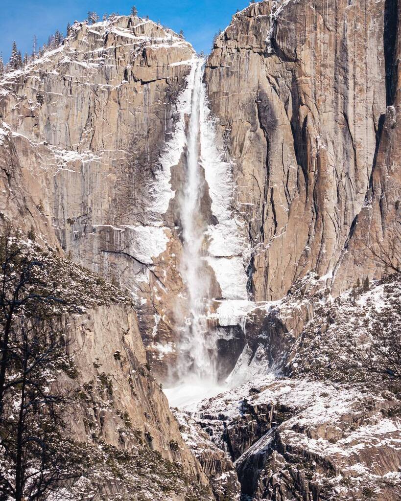 Winter grips Yosemite Falls. #waterfalls #chasingwaterfalls #waterfallsofinstagram #americanfalls #waterfallphotography #topofthemountain #happytrip .
.
.

#canon #canonexploreroflight #canonusa #ShotOnCanon#adventurephotography #travelphotography #adobe… instagr.am/p/CoSgciaBsu0/