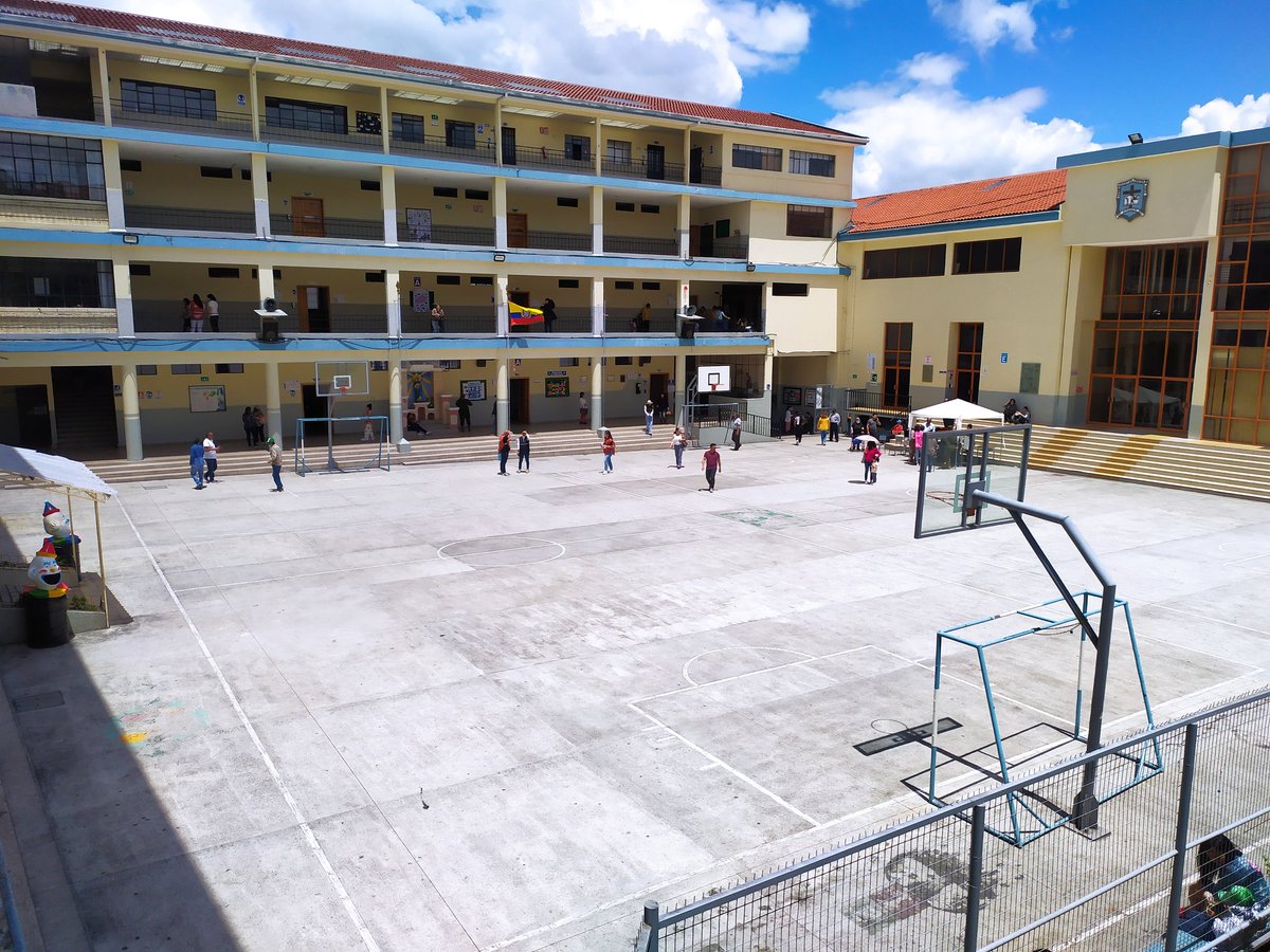 Cómplice FM on Twitter "Ecuador Cuenca Gran cantidad de ciudadanos