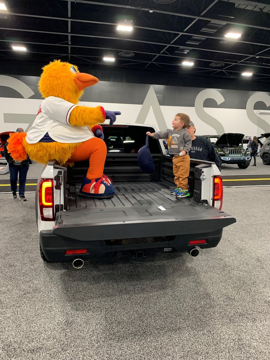 ToledoAutoShow's tweet photo. Come see Muddy and Muddonna of the Toledo Mud Hens at the Auto Show today until 3pm! #toledoautoshow @MudHens https://t.co/NhXWQI3rjR