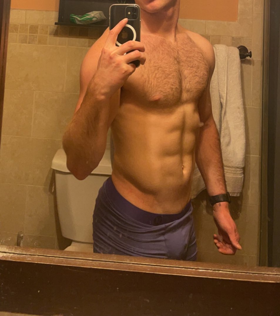 twunkishtwunk's tweet photo. How’s the new year treating everyone? #gay #gayalt #vers #bottom #top #grindr #dcgay #gaydc #twink #twunk #jock https://t.co/IgHOUUTCjQ