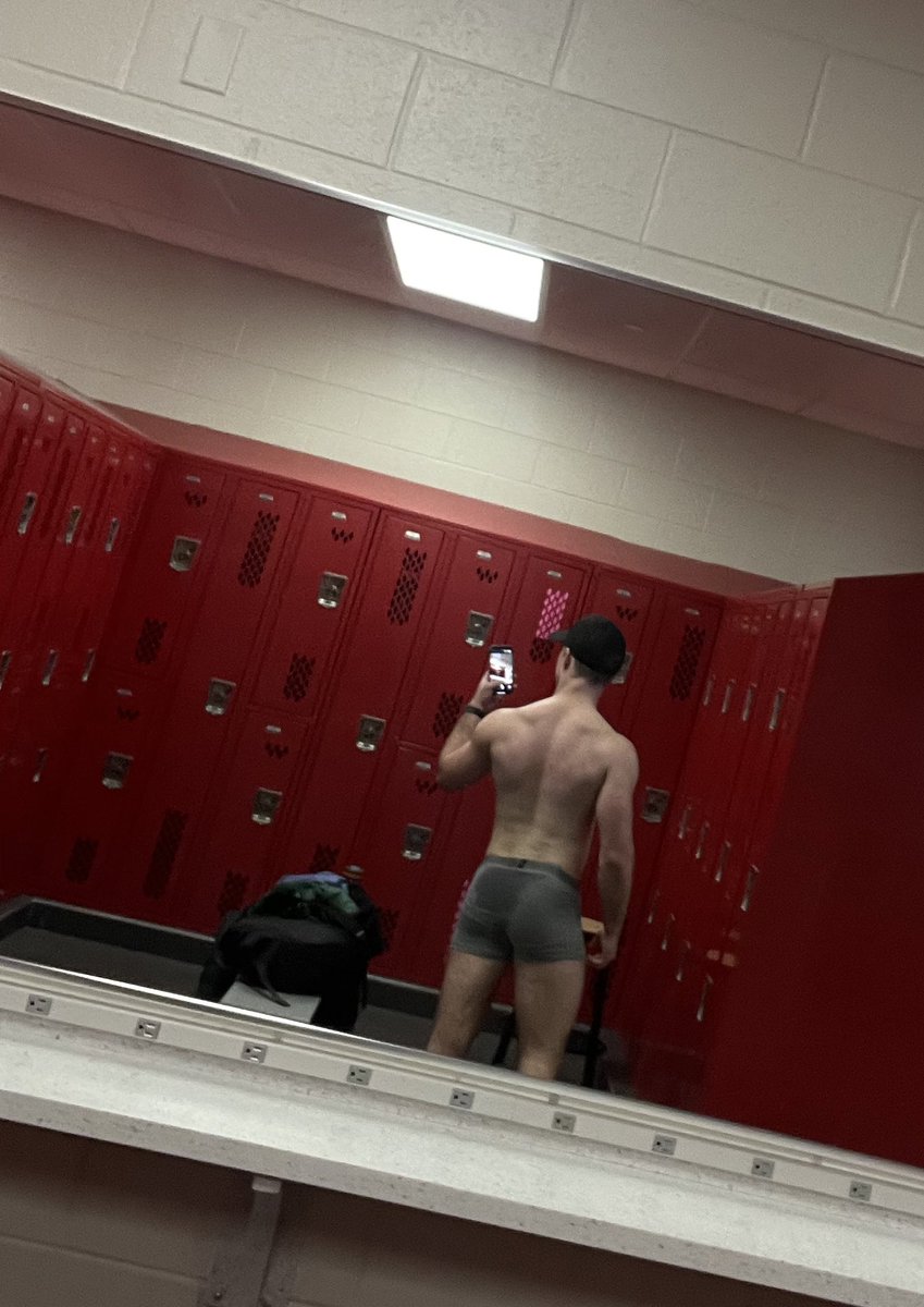 twunkishtwunk's tweet photo. How’s the new year treating everyone? #gay #gayalt #vers #bottom #top #grindr #dcgay #gaydc #twink #twunk #jock https://t.co/IgHOUUTCjQ
