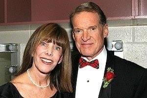 JayBobbin1's tweet photo. The news of #CharlesKimbrough’s (“Murphy Brown’s” Jim Dial) passing saddens me enormously. He and his marvelous lady, “Alice’s” #BethHowland, made room for me at their table at a CBS press event years ago — and we had a lovely evening. May both wonderful people Rest In Peace. https://t.co/2mqY64gMBu