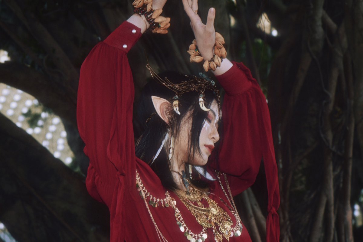 LetheKhaos's tweet photo. Dancing for Gaia, praying for life.
Proud of everything, proud of you and me.
#witch #女巫 #巫女 #naturelovers #nature #totheearth #FF #originalcharacter #originalcharacters #cosplay #cosplayer #cos #red #儀式 https://t.co/mYj2CEahxk