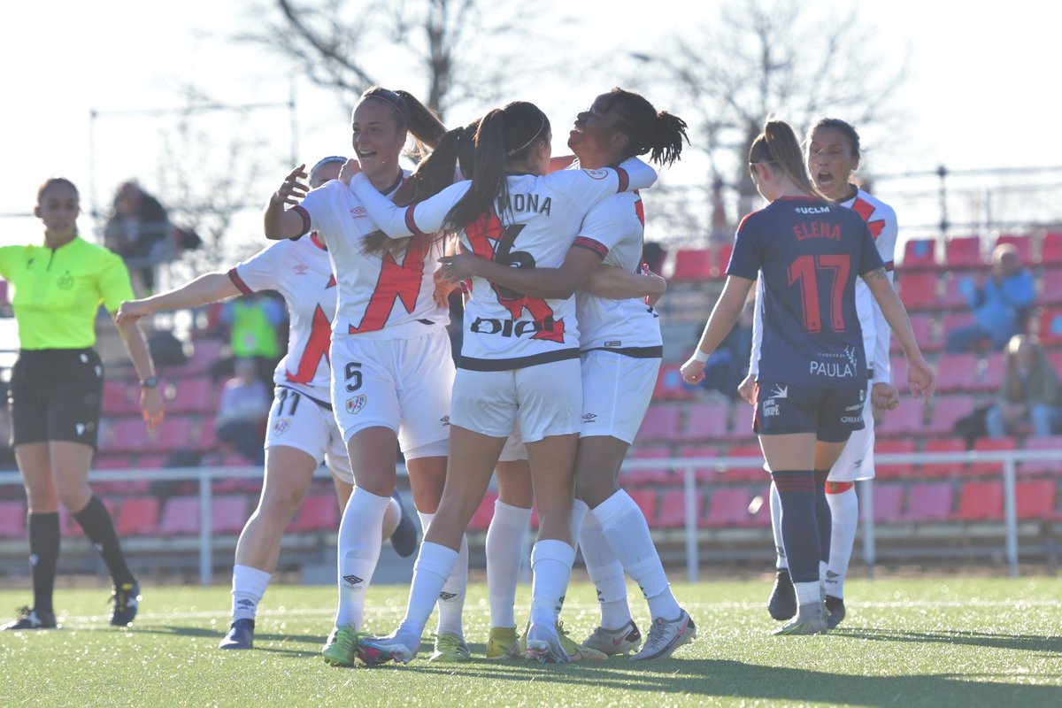 FundRayoFem's tweet photo. ⚡ ¡FINAAAAAAAL! ¡VICTORIA DEL RAYO FEMENINO!

Rayo Femenino 1️⃣
@FundaAlbaFem 0️⃣

⚽️ Sumaila

#VamosRayoFemenino https://t.co/TZ08YkP5st