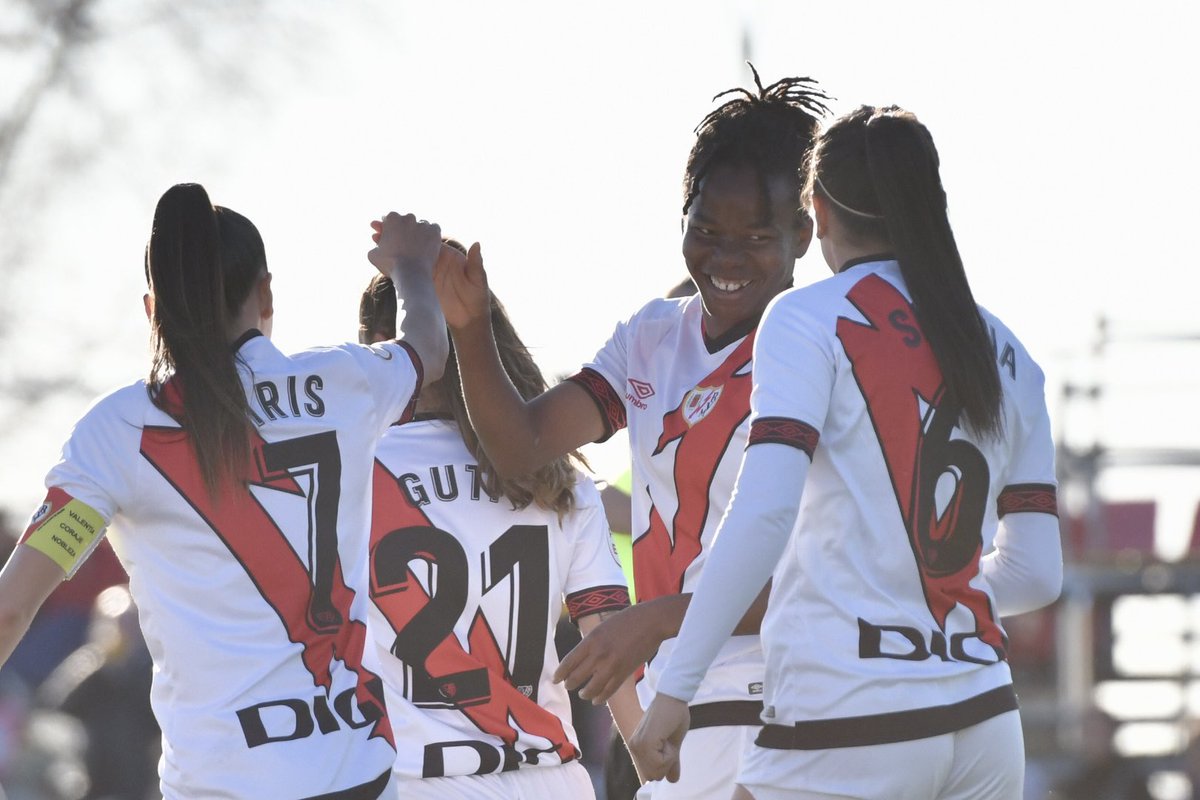 FundRayoFem's tweet photo. ⚡ ¡FINAAAAAAAL! ¡VICTORIA DEL RAYO FEMENINO!

Rayo Femenino 1️⃣
@FundaAlbaFem 0️⃣

⚽️ Sumaila

#VamosRayoFemenino https://t.co/TZ08YkP5st