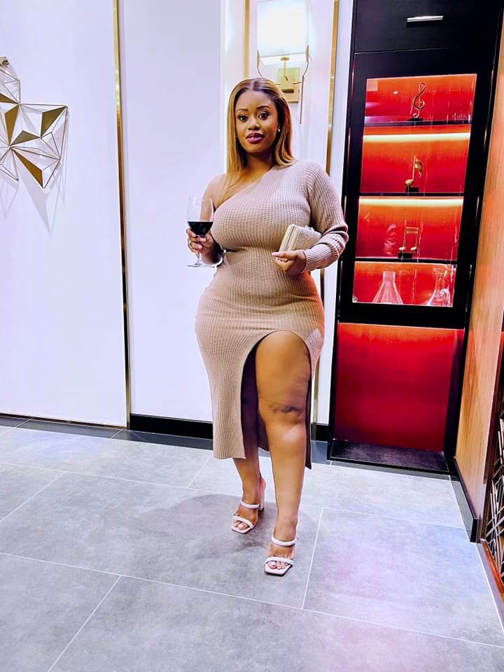 MisRed is thick and so Beautiful 🔥🔥 🤎🤎🤎