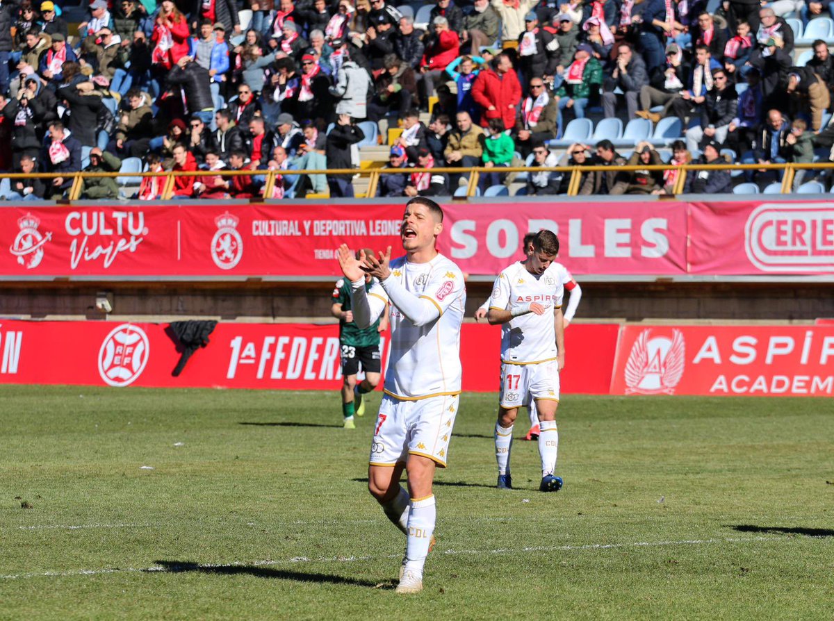 Sinceramente, ORGULLO de pertenecer a esta plantilla! Gracias a toda la afición que vino, ambiente increíble hoy en nuestra casa. Seguimos juntos! ❤️💯