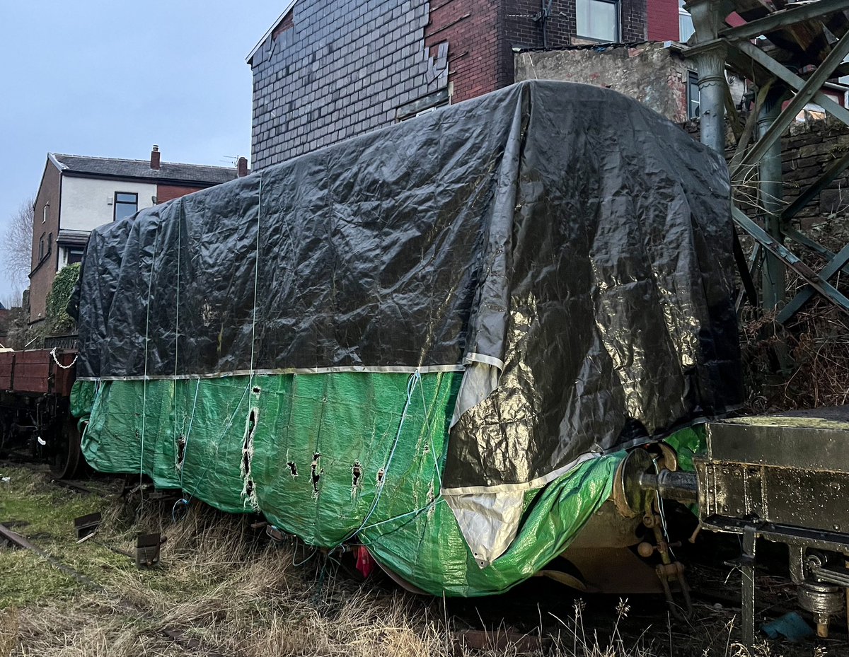 LiamEBarnes's tweet photo. Onto the next project! βOYSTERβ Ballast Brake Van 993708 built in 1950. The final Oyster built for BR.
Very much looking forward to getting such a unique and useful vehicle for ballast trains restored. Shall post updates as work progressesβ¦
#brakevan #heritage #restoration https://t.co/2SJnglDmTA
