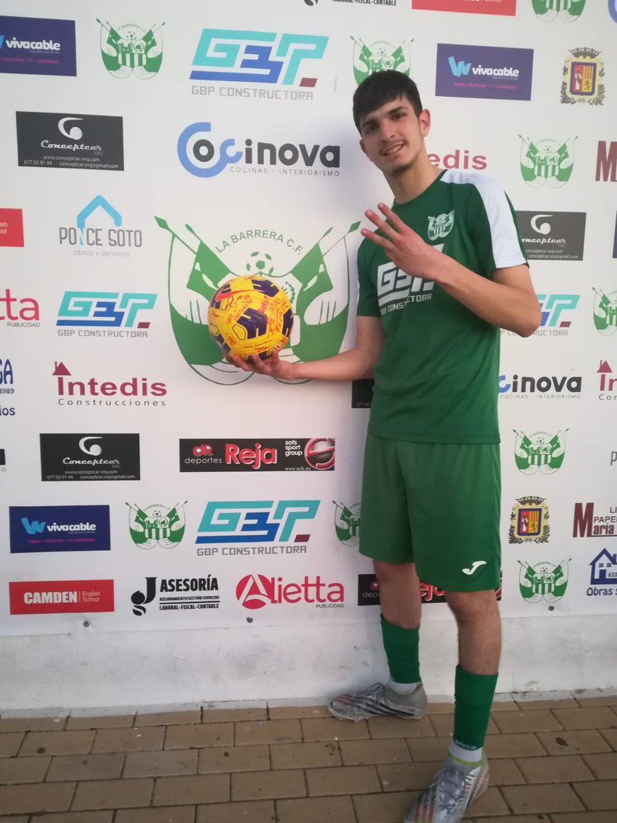 SÉNIOR

Final en el Municipal Jozabed Sánchez Ruiz

<a href="/LaBarreraCF/">La Barrera C.F.</a> 3-1 @DosHermanas_CF

Hat trick de Xavi Barrera ⚽⚽⚽

💚VAMOS LOS VERDES💚

#ajierro