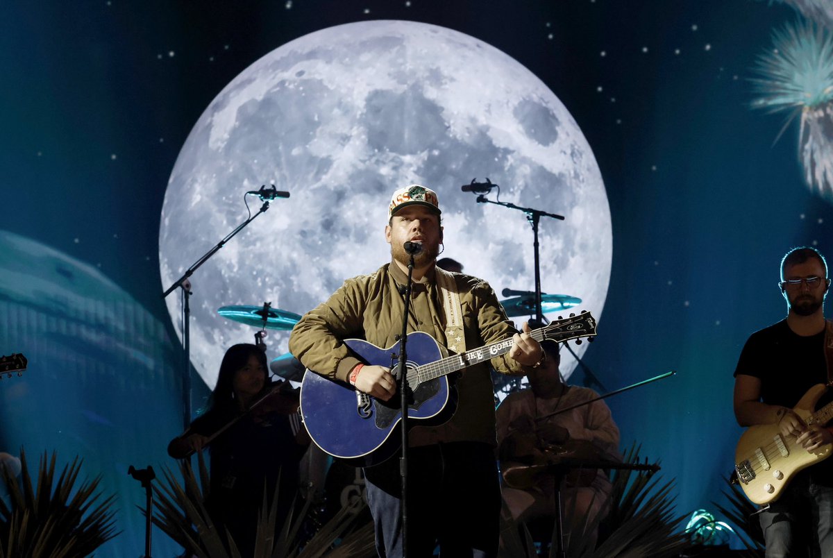 Luke Combs 🎤 tweet media