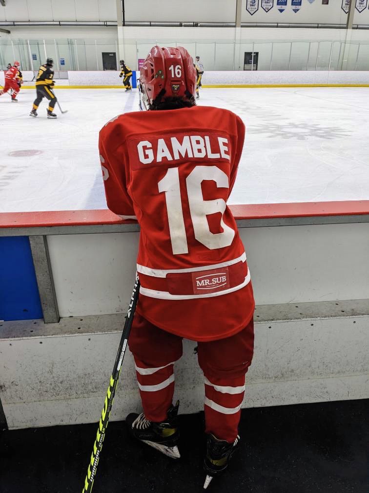 Emotional realization this morning after receiving this photo - this was K’s last game in Calgary (his hometown) wearing a Hounds jersey 😔
#HesAHound #4YearHound #Classof2023

📸: Paige, the most awesome athletic trainer in Calgary 🥰