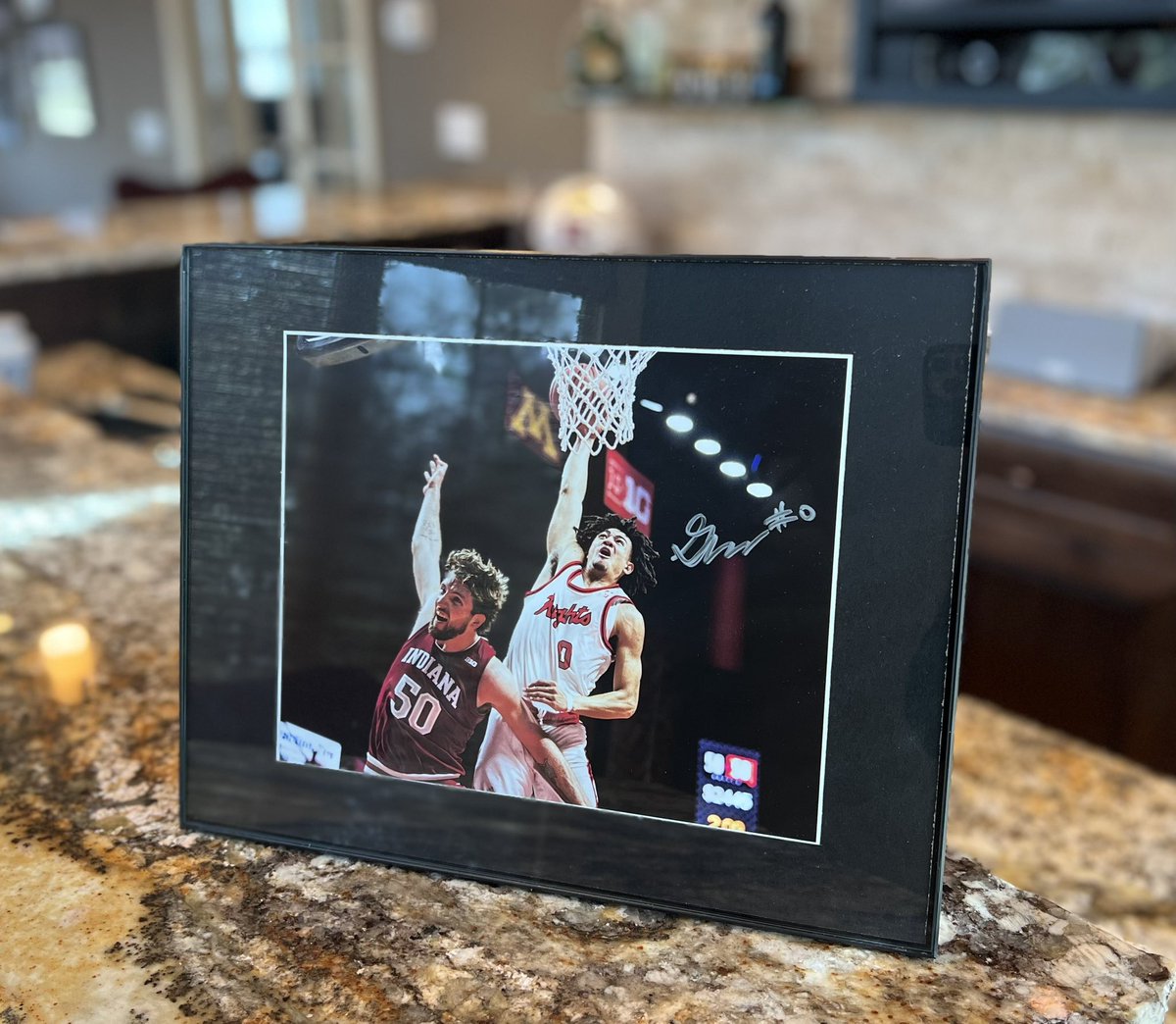 RCourtClub's tweet image. Oh yes! We are OVER 3000 followers so it is giveaway time. In honor of Indiana week, we are giving away this Geo Baker signed photo from 2020. In order to enter, retweet or quote tweet this tweet &amp;amp; make sure you’re following us. The winner will be selected at 5:30 Tuesday 2/7!