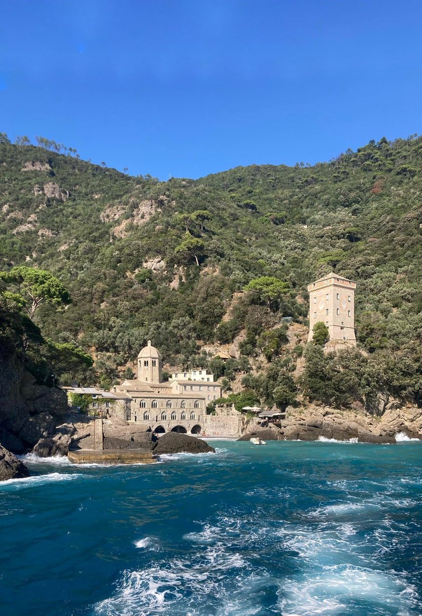 Fondoambiente's tweet photo. L’#abbaziadisanfruttuoso custodisce una storia di coraggio ed eroismo. Scoprila qui: https://t.co/8YoPWbHlce #news #liguria https://t.co/2IrGIaFauy