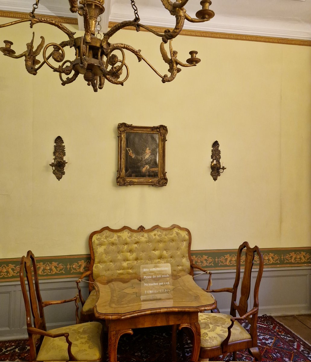MeetTheTwoJakes's tweet photo. Krijimi i Faustit nga Goethe dhe shoqerimi i panatyrshem me Schiller-in.
#GoetheHaus #GoetheMuseum https://t.co/IqbHlfWI9y
