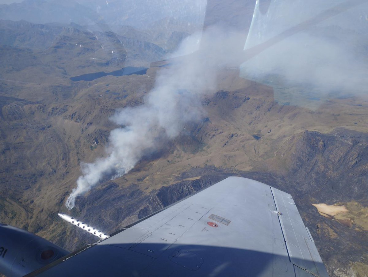 FuerzaAereaCol's tweet image. Incendio en el Parque Nacional Natural del Sumapaz, es verificado en aeronaves de su @FuerzaAereaCol, las imágenes son entregadas a organismos de socorro @UNGRD, para determinar cursos de acción.

Ver más ➡️ bit.ly/3YpMLu1

#MiFuerzaAérea🇨🇴
#FuerzaNatural
#CACOM2
