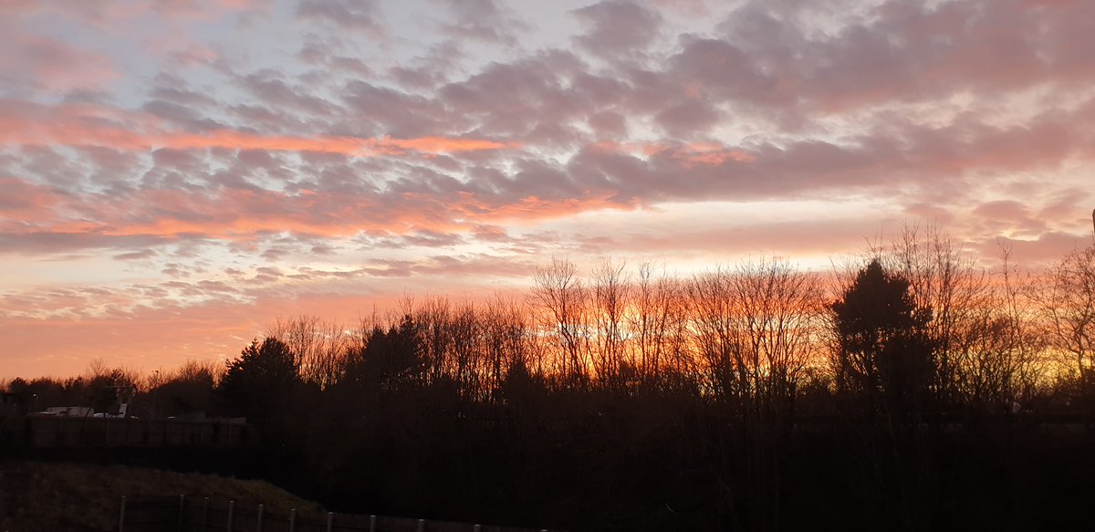 Pen_cefn's tweet image. Glasgow Sunset

#clouds
#sunset
#cloudeffects