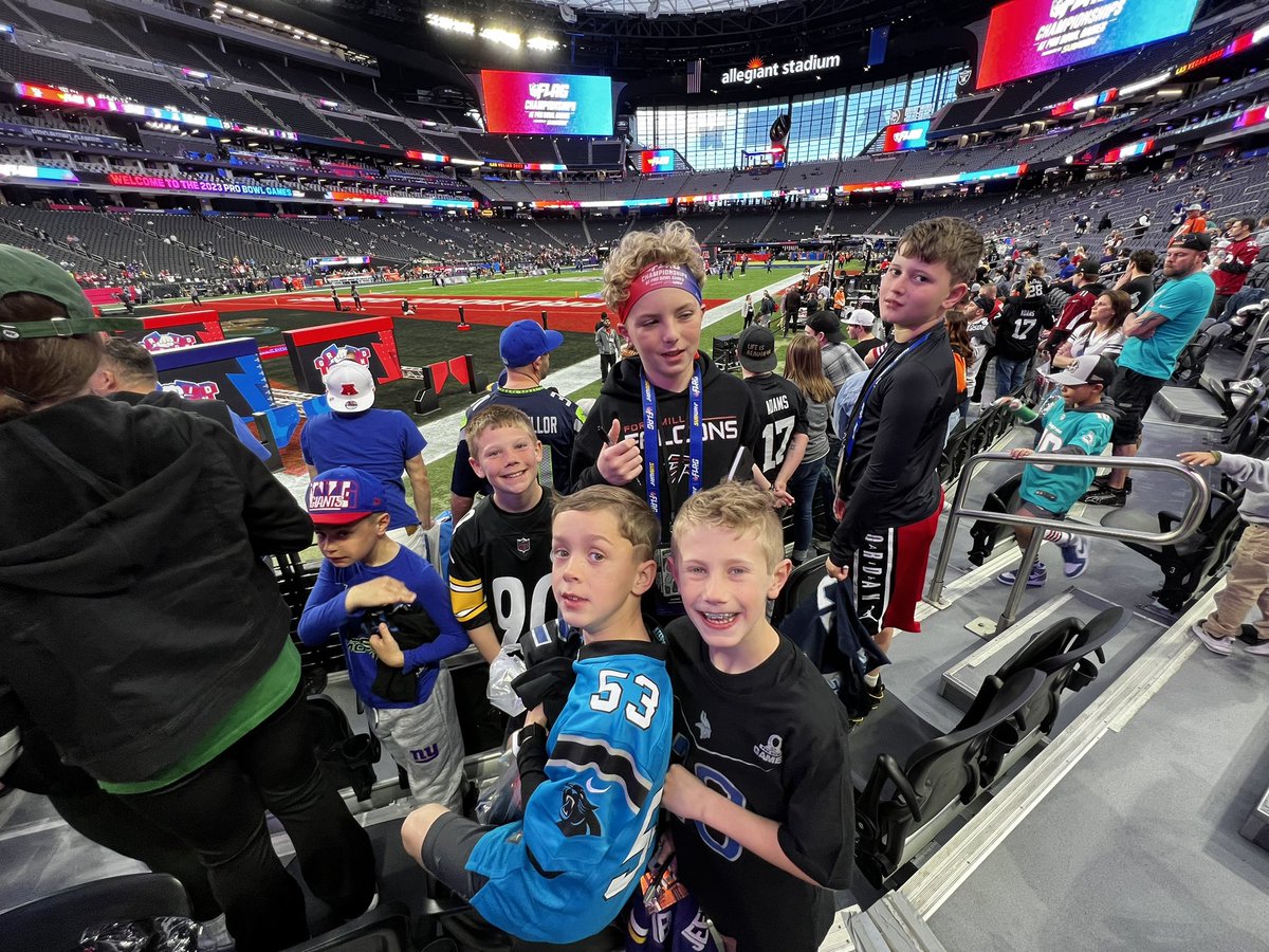 Group of <a href="/NFLFLAG/">NFL FLAG</a> tournament participants desperately hoping to get some signatures in section 119 if anyone at <a href="/NFL/">NFL</a> can pull some strings. 

Not too humble to ask.