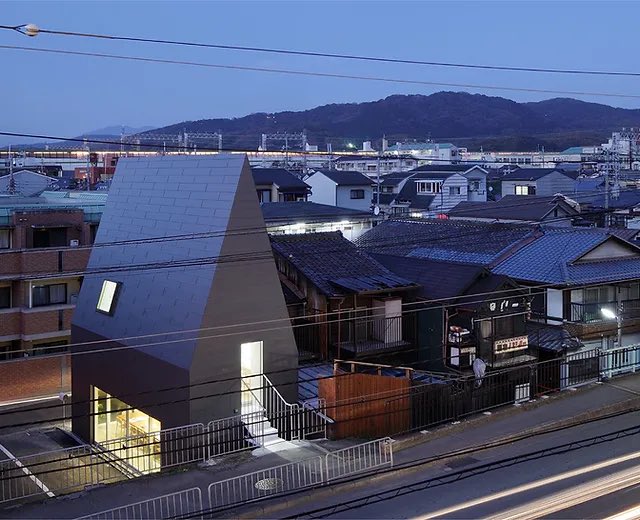 BotKenchiku's tweet photo. 「公文式という建築」／米澤隆建築設計事務所

https://t.co/RHGjDllV84