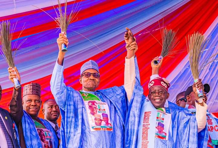 Destinyonyebike's tweet photo. 💥BOOM
"In The Past Days I Have Met Traditional Rulers, Business Class, Youth Leaders And Women Leaders Across The North, Working To Make Sure Asiwaju Bola Ahmed Tinubu @officialABAT Wins The Presidential Election"
- PRESIDENT MUHAMMADU BUHARI @MBuhari
#Progressive_Mindset https://t.co/dotMiXDu8v