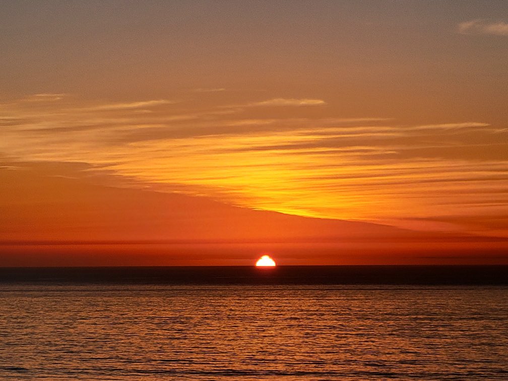 So excited for the first #sundaysunsets of 2023! Hot off the press is this postcard perfect #SanDiego sunset captured by our daughter last night 🌅 Loving the clouds! <a href="/MadHattersNYC/">Mad Hatters NYC</a> <a href="/RoarLoudTravel/">RoarLoud</a> <a href="/_sundaysunsets_/">SundaySunsets</a> <a href="/Adventuringgal/">Cynthia | Adventuring Woman</a> <a href="/LiveaMemory/">Live a Memory</a> <a href="/RoadtripC/">Roadtrip Couple</a> <a href="/simplysallyh/">Sally Hanssen</a> <a href="/jflorez/">Joe Florez</a>
