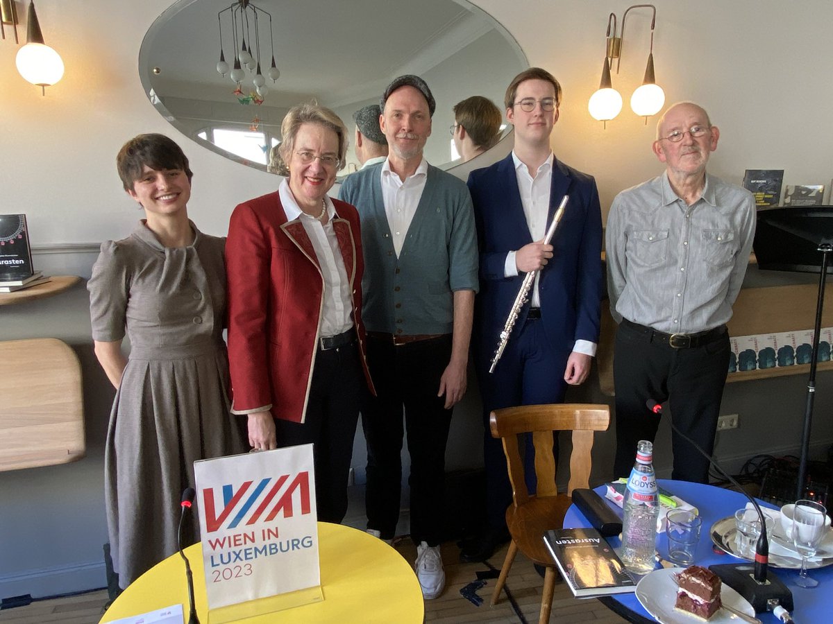 Im Rahmen von „Wien in Luxemburg“ heute 24. 🇦🇹/🇱🇺 Liesmatinee bei <a href="/EdGuyBinsfeld/">Editions Guy Binsfeld</a> mit kurzweiliger und humorvoller Lesung von Christoph Wurmtobler + Guy Rewenig aus ihren neuen Büchern „Ausrasten“ und „Schnatt”. Danke auch an Mika Gieres für die wunderbare musikalische Umrahmung!