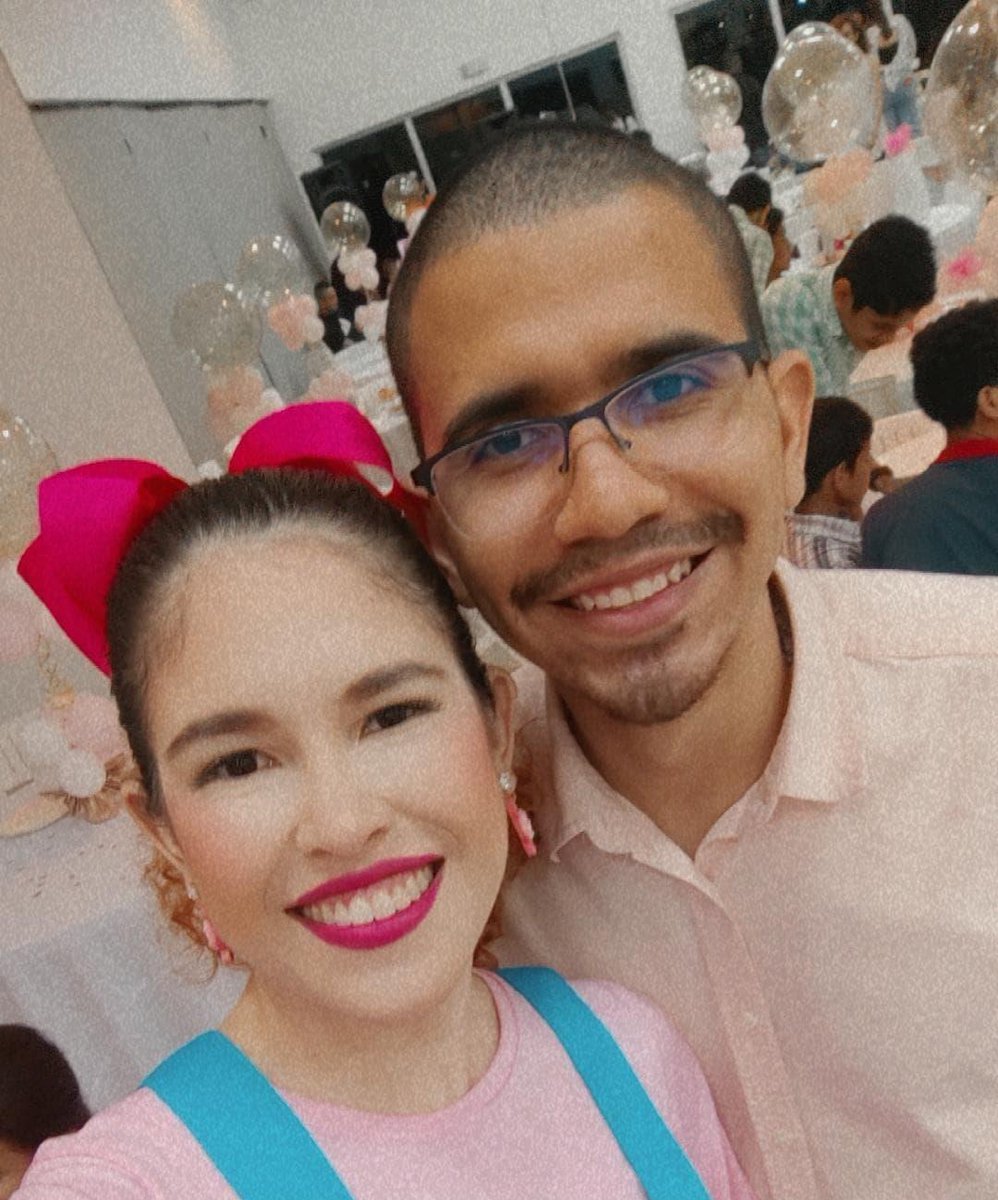 TatianaXcaret's tweet photo. Con el que me acompaña a todos lados #ElManager https://t.co/VJhOV4vivv