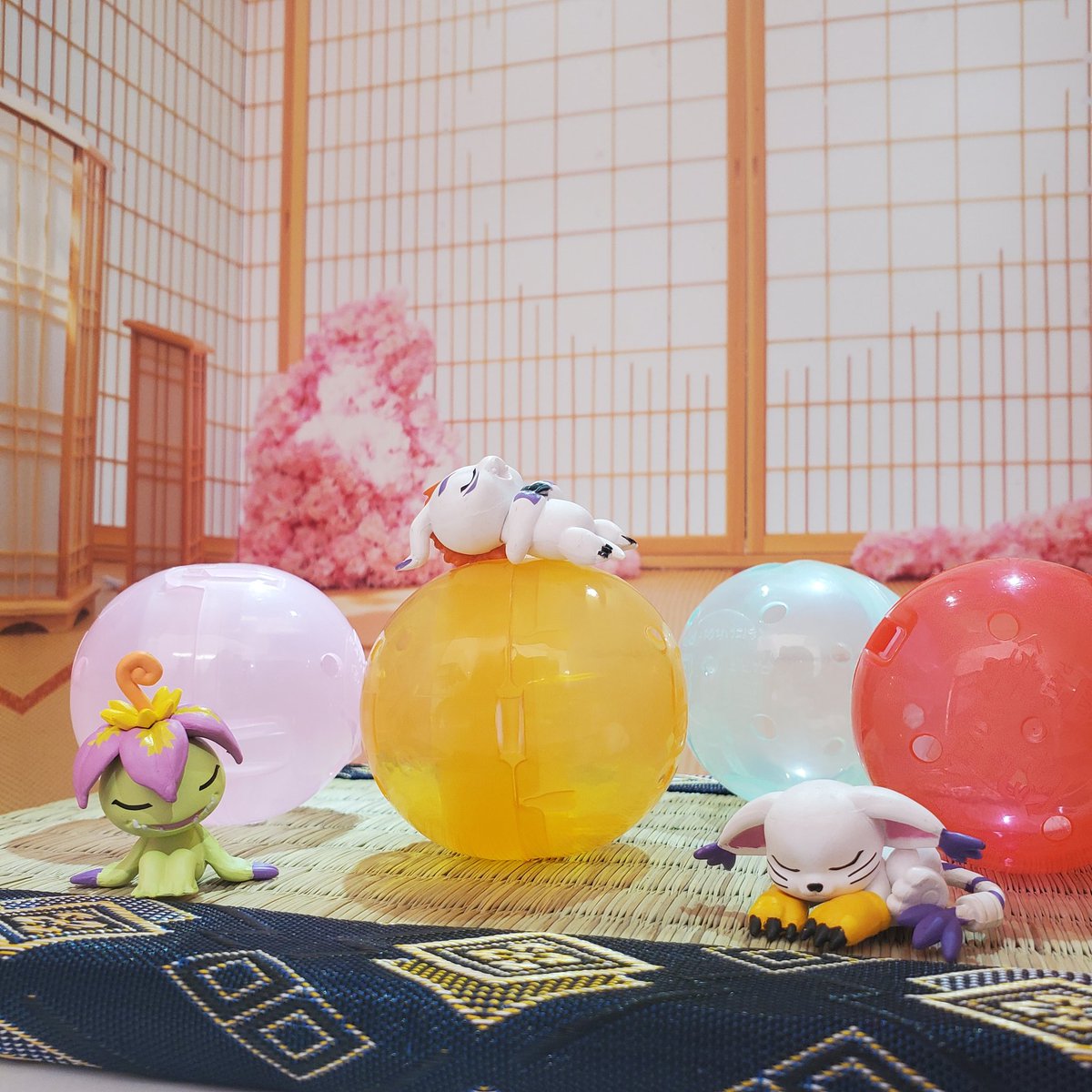 I need more sleeping Digimon! Guess I gotta go back to the pop up...

#GashaponUS