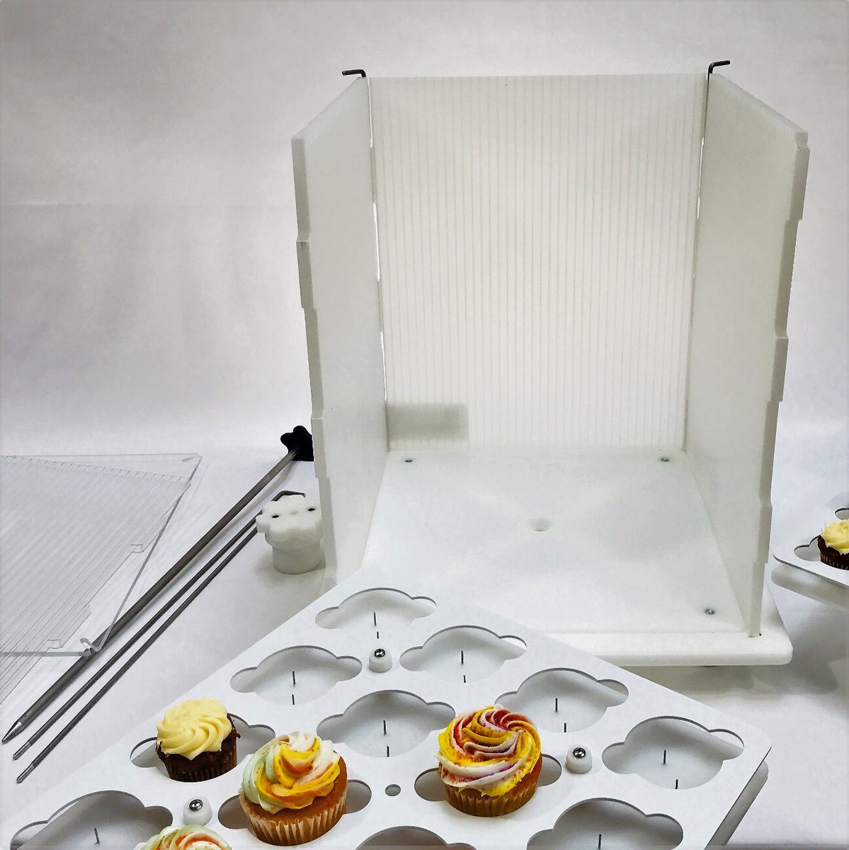 CakeSafe's tweet photo. Head to the 4th photo to see how we felt when Better Homes &amp; Gardens named our CupCakeSafe The Best CupCake Carrier for Professional Bakers! 🎉

Find the CupCakeSafe here: https://t.co/KWvo7L2uBm

#cupcakecarrier #cupcakesafe #cupcakeoftheday #bakersgonnabake #cupcakedesign https://t.co/1Q0qmzoOEz