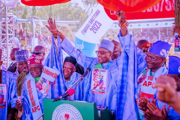 Destinyonyebike's tweet photo. 💥BOOM
"In The Past Days I Have Met Traditional Rulers, Business Class, Youth Leaders And Women Leaders Across The North, Working To Make Sure Asiwaju Bola Ahmed Tinubu @officialABAT Wins The Presidential Election"
- PRESIDENT MUHAMMADU BUHARI @MBuhari
#Progressive_Mindset https://t.co/dotMiXDu8v