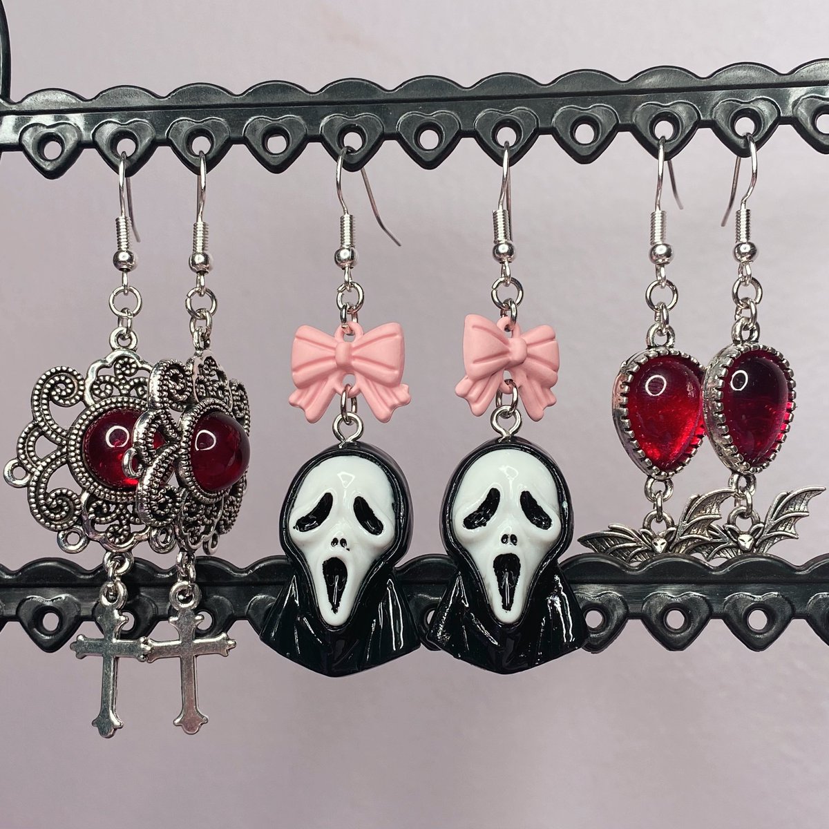 earring goals! 🦴🎀 shopdefiantdolls.bigcartel.com/category/earri…