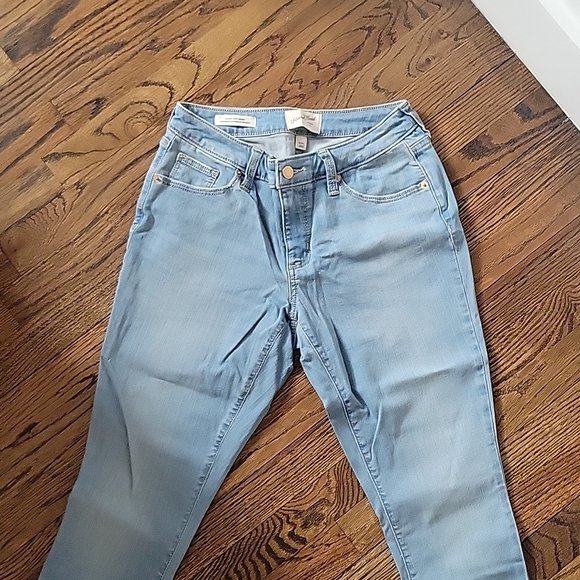 So good I had to share! Check out all the items I'm loving on <a href="/Poshmarkapp/">Poshmark</a> from <a href="/Tressa9310/">Tressa Wallace</a> #poshmark #fashion #style #shopmycloset #universalthread: posh.mk/SZI5PzR3axb