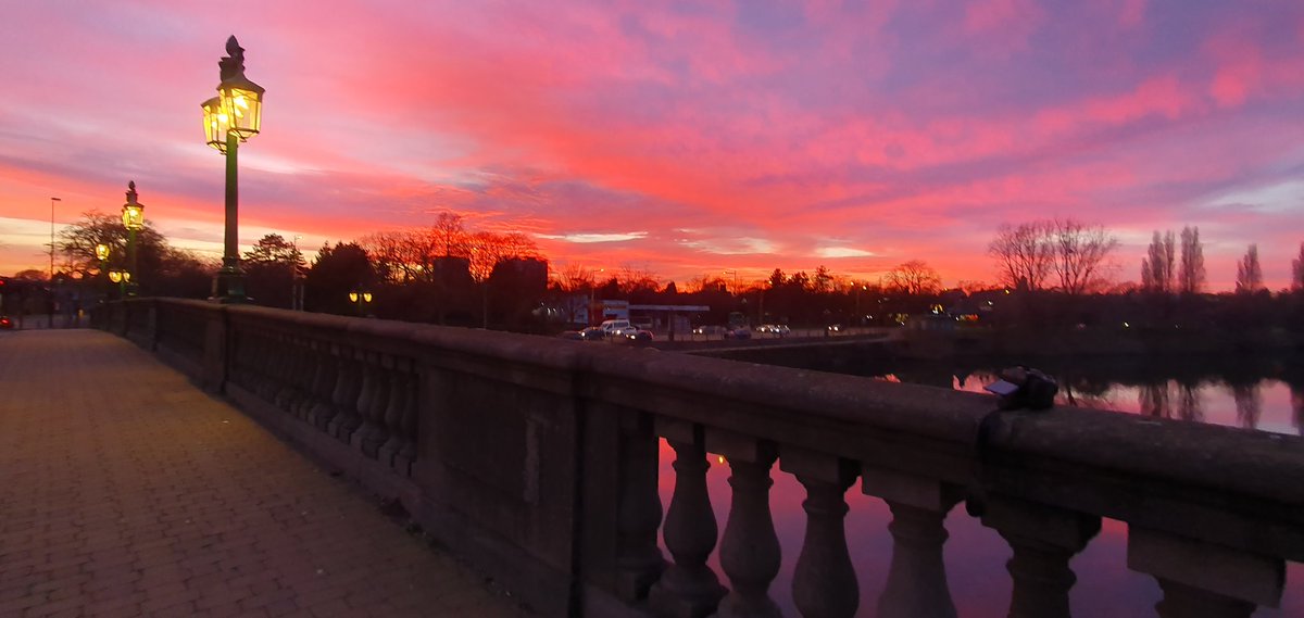 Spectacular sunset tonight! <a href="/ThePhotoHour/">#ThePhotoHour</a> <a href="/Cat_Phillips/">Cat Phillips</a> <a href="/WorcsWhitehouse/">Worcester Whitehouse</a> @PhotographyWx
<a href="/WorcsTravel/">Worcs County Council Highways & Travel</a> <a href="/WorcesterBID/">Worcester BID</a> <a href="/StormHour/">#StormHour</a> <a href="/WorcsCarnival/">Worcester Carnival</a>
<a href="/worcester_uni/">University of Worcester</a> <a href="/_sundaysunsets_/">SundaySunsets</a>
<a href="/SevernUnlocked/">Unlocking the Severn</a> <a href="/worcester_uni/">University of Worcester</a> <a href="/Jacksweatherch1/">Jack March Photography📸</a> <a href="/VisitWorcs/">Visit Worcestershire</a> 
<a href="/MadHattersNYC/">Mad Hatters NYC</a> <a href="/RoarLoudTravel/">RoarLoud</a>
#loveukweather