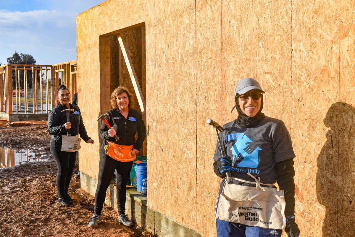 sachabitat's tweet photo. Photos from Day 5 (the last day) of Build for Unity! A tremendous thank you to the volunteers from UC Davis School of Medicine and The Table UMC for joining us on site, and working through the mud to build homes and hope on the jobsite today.
#BuildforUnity https://t.co/AShhHGnDoA