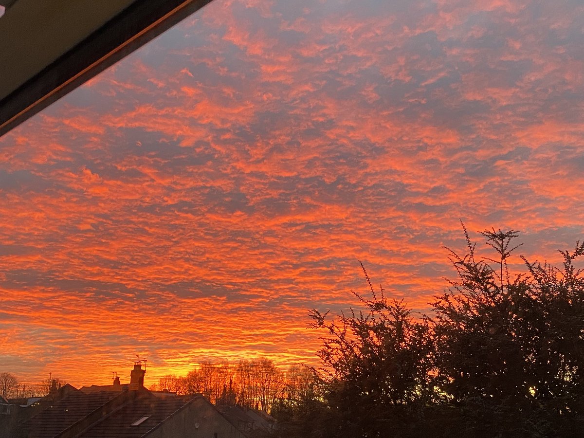 Stunning sky tonight

#Lancashire