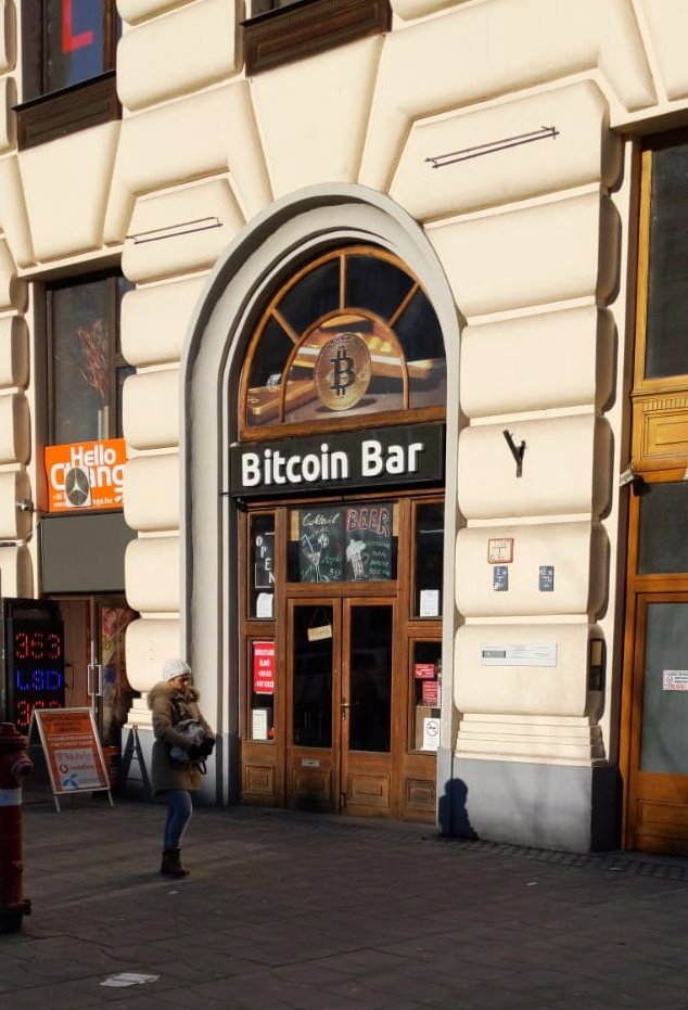 BitcoinNewsCom's tweet photo. #Bitcoin bar spotted in 🇭🇺 Hungary 👀 https://t.co/tg1ZmK75yz