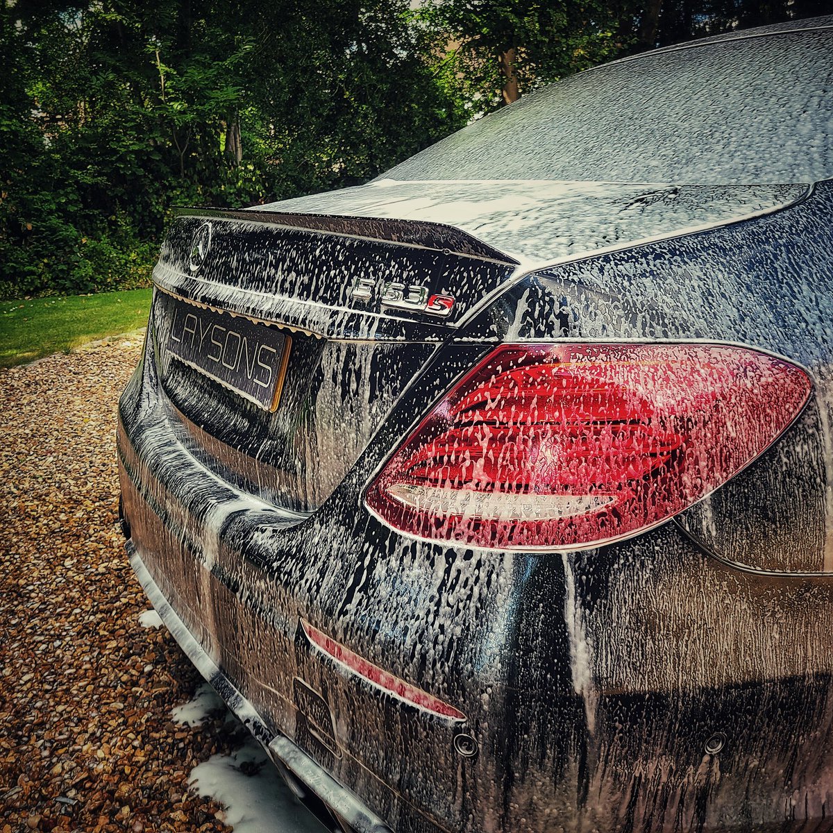 Sun's out. Time for The Sunday Morning Car Wash Club #sundaymorningcarwashclub

Starting with this Mercedes AMG E63s - Bosh !

#Laysons #laysonscarcare #carcleaning #filthycar #carcleaningproducts #amge63 #e63amg #amg #MercedesAMG