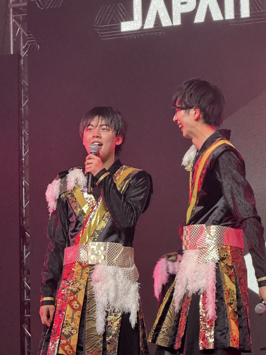 kokokoko3_dayo's tweet photo. なるなぎチャンス🥹👍💜💖💜💖
ずっとニコニコしながらなぎちゃんのこと見てるなるきくんかわいいKAWAIIカワイイ🎶
#JAPANEXPOTHAILAND #ジャパンエキスポタイランド2023 #パンダドラゴン #PANDADRAGON https://t.co/vSvK78k1yj