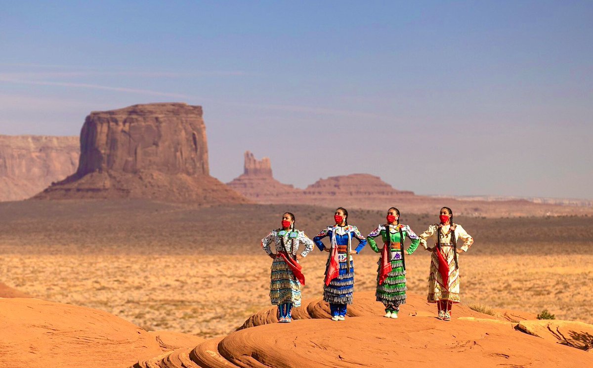 Navajo women — the real monuments of Monument Valley, AZ. 🪶✨

Photo credit: <a href="/TapaheDesign/">Eugene D. Tapahe</a>