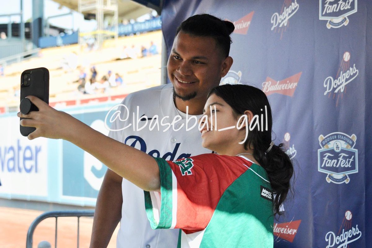 1baseball_gail's tweet photo. I really enjoyed the selfie station at #DodgersFF. Hopefully you were able to get a selfie with #Dodgers top prospects Miguel Vargas and Diego Cartaya!
@DodgersTailgate @dodgers2080 https://t.co/lmLvqcLIpi