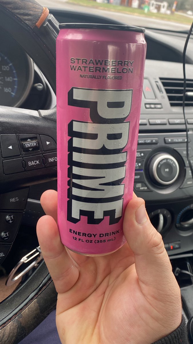 MFURT93's tweet photo. @LoganPaul @PrimeHydrate @KSI Saw the photoshopped one and immediately bought one. https://t.co/sBYqPMsAwp