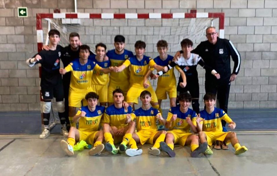 sanchez_ullen's tweet photo. Victoria y +3 de @ADAlcorconFS #JuvPref ante un muy buen @CDLeganesFS enhorabuena por el partido a ambos equipos. Seguimos!! #123Alcorcón 💛 #VamosRober 💪 #SomosEquipo ⛏️⛏️ https://t.co/LcQUXewdHz