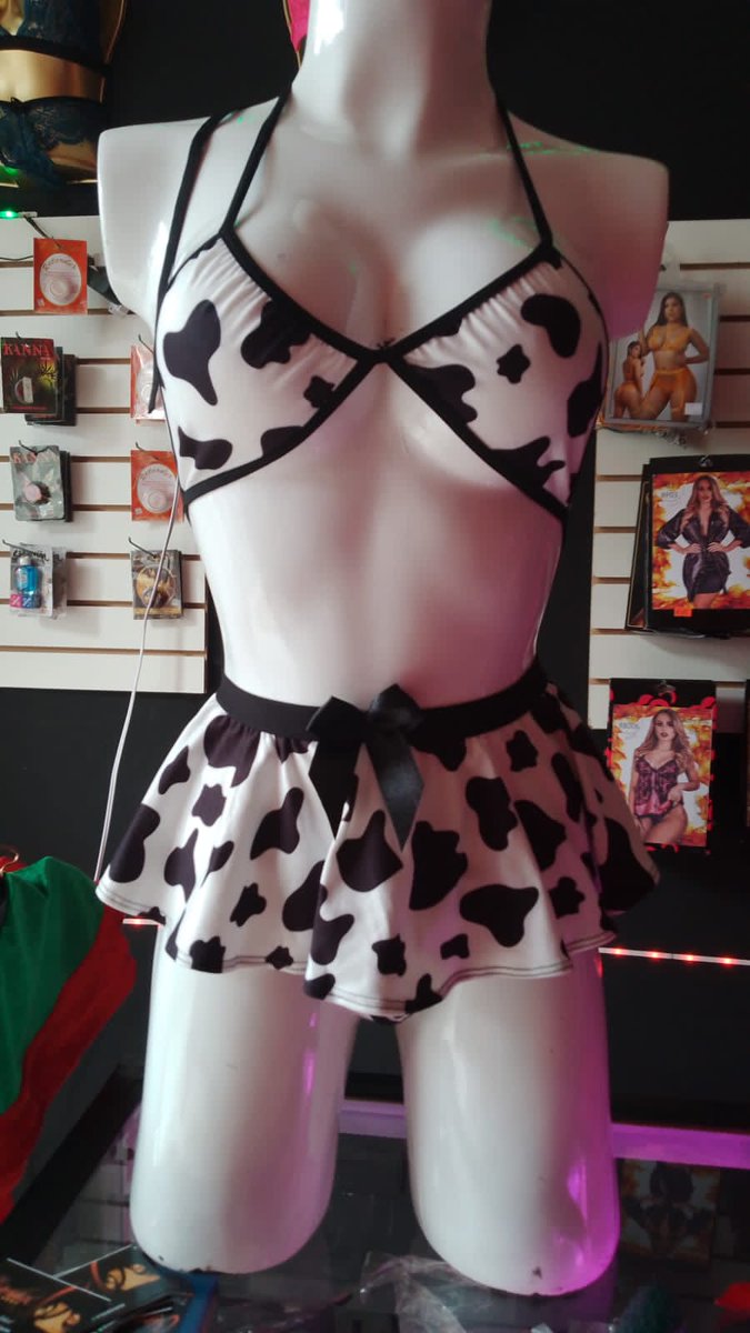 ClimaxSexbuga's tweet photo. Hermoso disfraz de #cowgirlstyle.
#SpamDeLenceria #spamdeculos #FelizDomingo 
Visítanos, estamos ubicados en #buga en la carrera 14#10-16, envíos discretos wpp 313 6851690, no te niegues al placer de disfrutar todas tus sensaciones.
#amor #romantico #novios #lenceria #lingerie https://t.co/o5EgenFQjq
